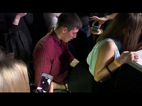 ❤️ Tunay na sex sa isang Russian nightclub. Ang 18-taong-gulang na batang babae na Ruso sa anus at puki ay nakipagkamay sa isang nightclub ❤ super sex sa porn tl.eviewporn.ru ❌❤